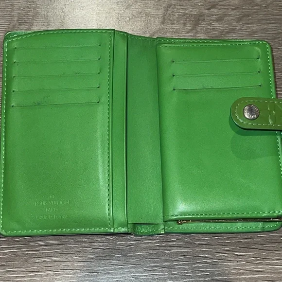 Louis Vuitton Monogram Green Vernis Kisslock Wallet - Picture 8 of 16